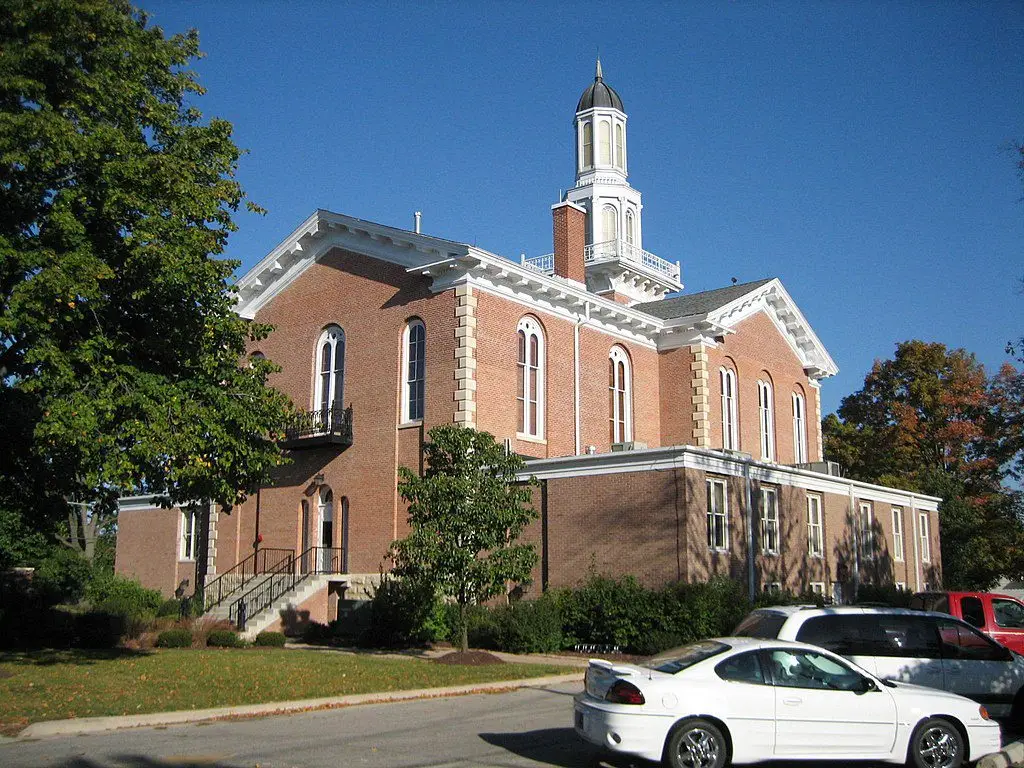 View of Kendall County Courthouse in Yorkville