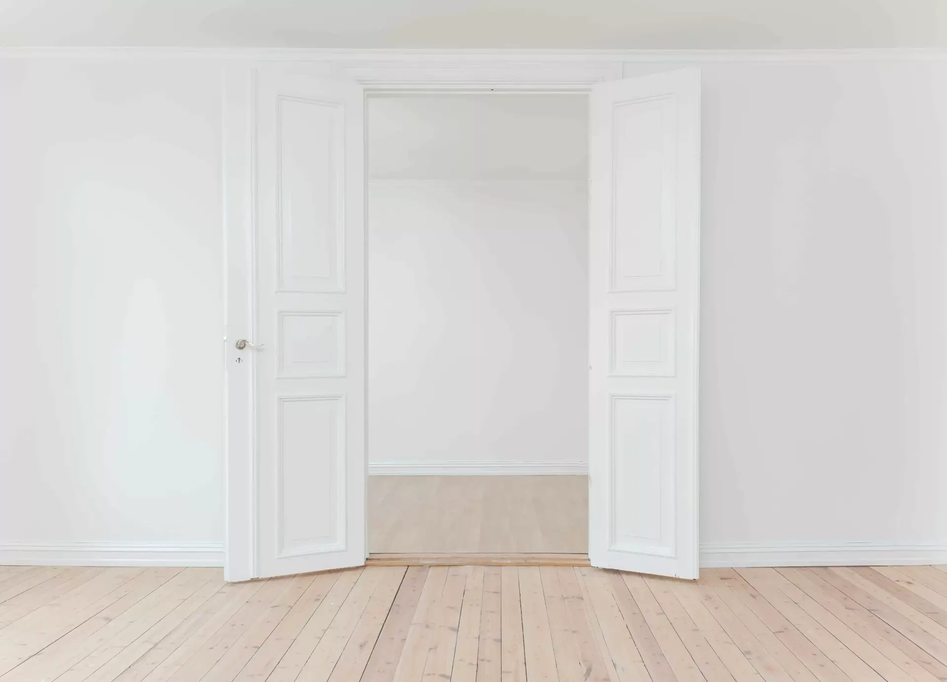 chicago lease apartment clean white walls for move in ready article on lease clauses