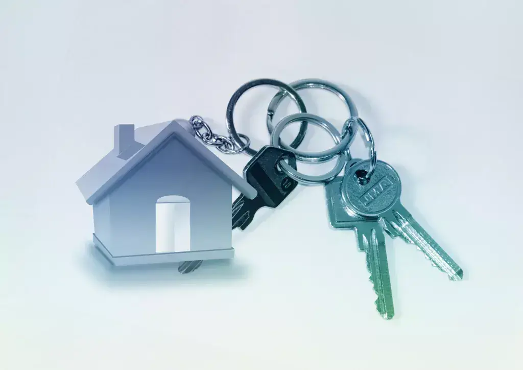 tips for landlords to rent home key graphic